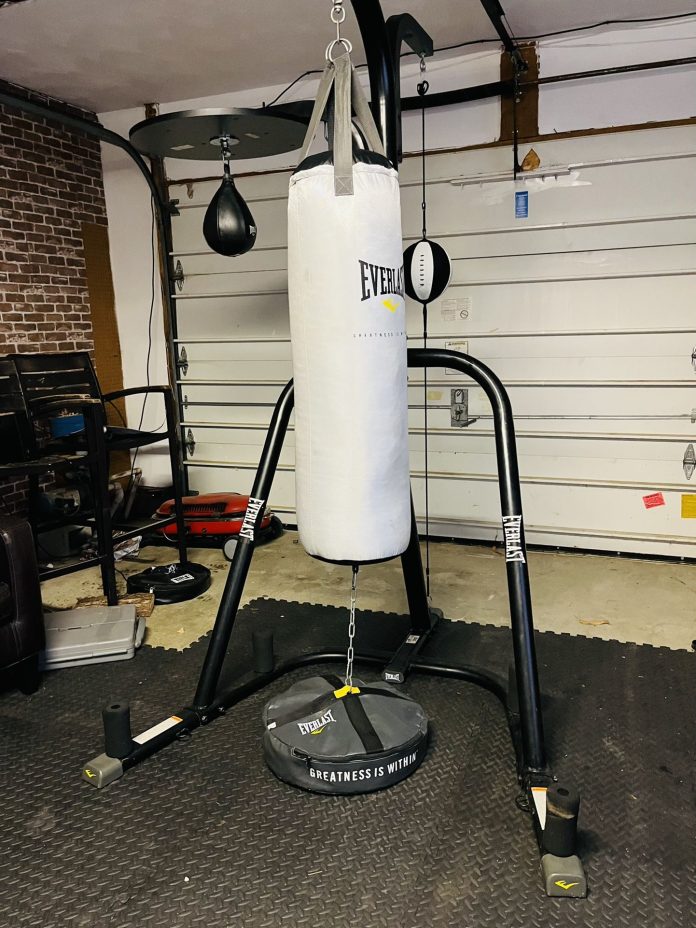 Everlast heavy bag anchor